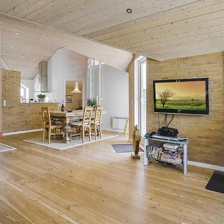 3 Bedroom Beach Front Home In Aabenraa Prázdninový dům *