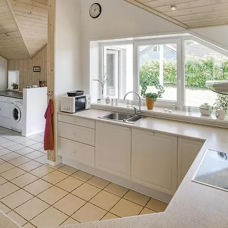 Prázdninový dům 3 Bedroom Beach Front Home In Aabenraa Aabenraa