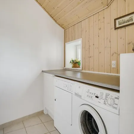 3 Bedroom Beach Front Home In Aabenraa