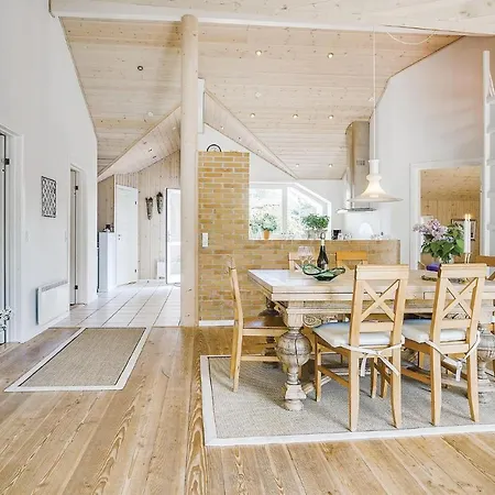 3 Bedroom Beach Front Home In Aabenraa